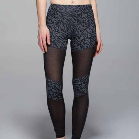 Lululemon Hot to Street Pants in Black Mesh Insert Women's 6 - Picture 1 of 9